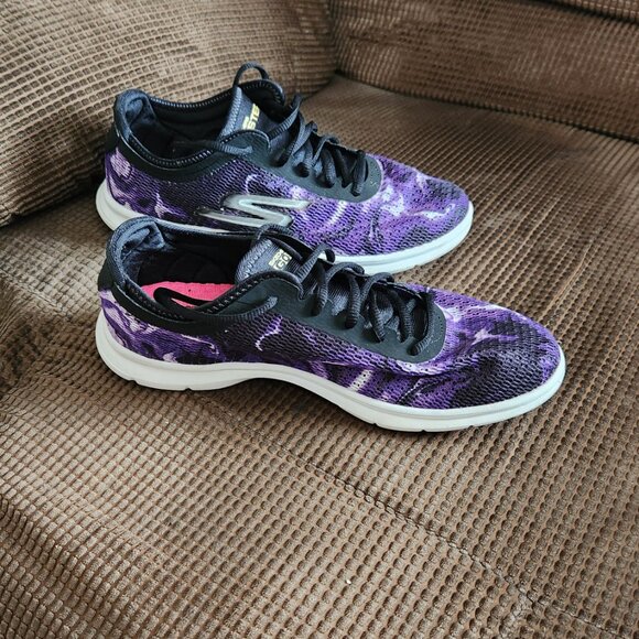 Womens Size 8.5 SKECHERS GO Step Athletic Shoes - Picture 2 of 5